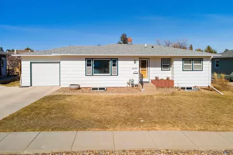 4320 Circle Dr, Rapid City, SD 57702