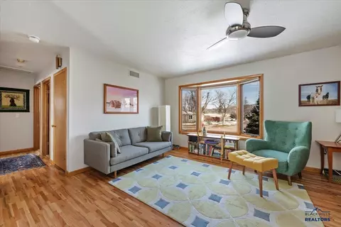 823 Verdale Dr, Spearfish, SD 57783 photo 9