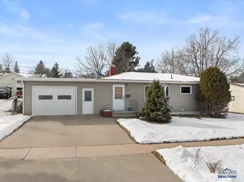 823 Verdale Dr, Spearfish, SD 57783 photo 2