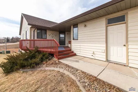 321 Fox Run Dr, Rapid City, SD 57701