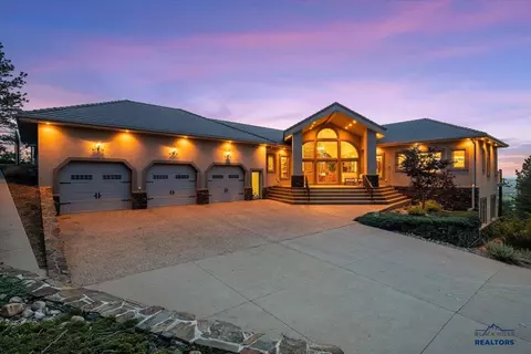 303 Oak Ridge Rd, Spearfish, SD 57783