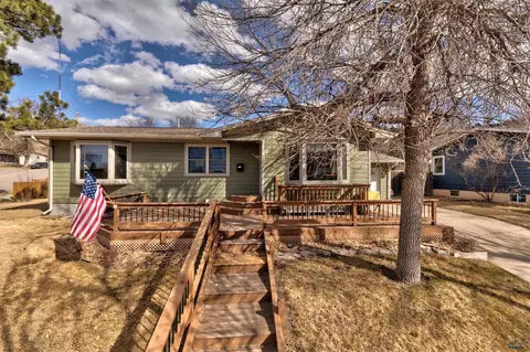 2204 Cruz Dr, Rapid City, SD 57702