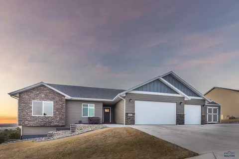 561 Ranchester St, Rapid City, SD 57701