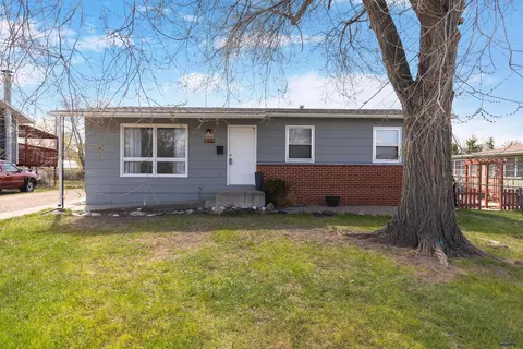 419 Crestwood Dr, Rapid City, SD 57701