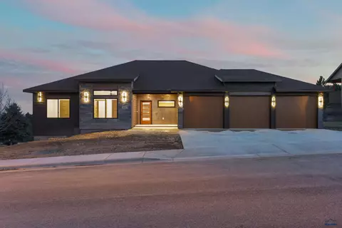 617 Enchanted Pines Dr, Rapid City, SD 57701