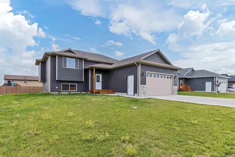 553 Ballista Blvd, Box Elder, SD 57719 photo 2