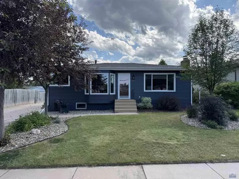 4519 S Canyon Rd, Rapid City, SD 57702