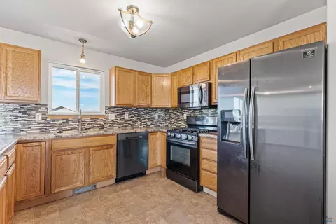Kitchen - 244 Grandeur Ln, Box Elder, SD 57719 photo 2 of 2