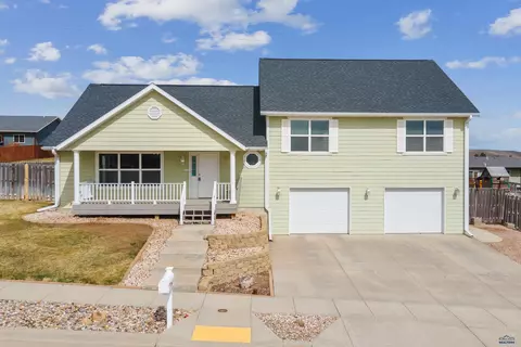 1012 Lennon Ln, Rapid City, SD 57701