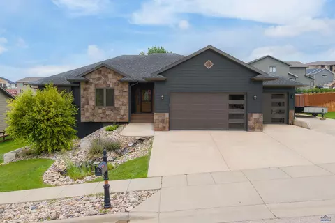 2914 Sourdough Rd, Rapid City, SD 57702
