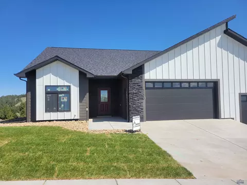 1230 Pinnacle Ct, Rapid City, SD 57701