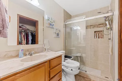 Bath - 10945 Bellingham Dr, Summerset, SD 57718 photo 1 of 3