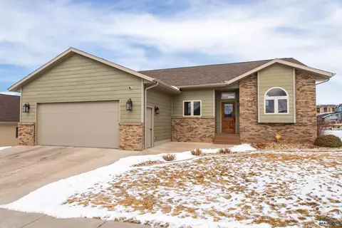 2910 Motherlode Dr, Rapid City, SD 57702