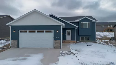 1233 Kenai Dr, Box Elder, SD 57719 photo 5