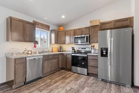 912 Bennington Dr, Box Elder, SD 57719 photo 7
