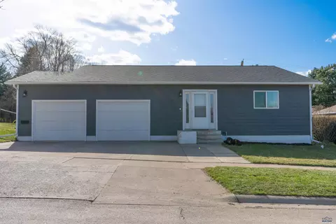 909 Verdale Dr, Spearfish, SD 57783 photo 1