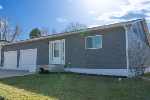 909 Verdale Dr, Spearfish, SD 57783 photo 2