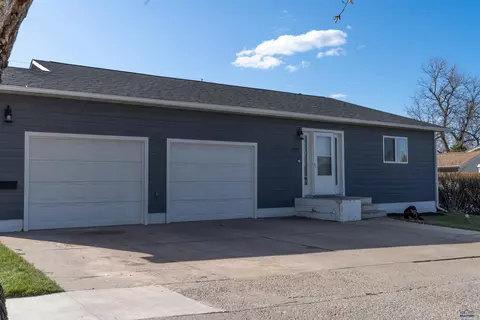 909 Verdale Dr, Spearfish, SD 57783 photo 3