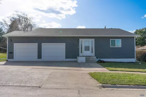 909 Verdale Dr, Spearfish, SD 57783 photo 1