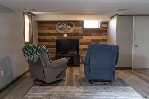 909 Verdale Dr, Spearfish, SD 57783 photo 17