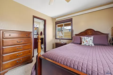 1027 Pine St, Custer, SD 57730 photo 15