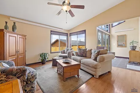 1027 Pine St, Custer, SD 57730 photo 19