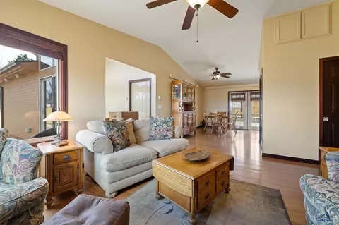 1027 Pine St, Custer, SD 57730 photo 7
