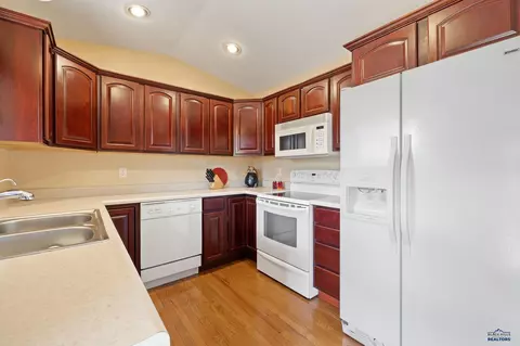 1027 Pine St, Custer, SD 57730 photo 10