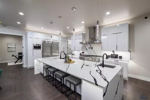 6036 Covenant Dr, Rapid City, SD 57702