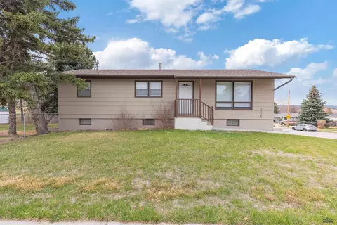 2601 Cameron Dr, Rapid City, SD 57702