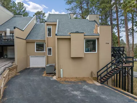 11 Glendale Ln # A, Rapid City, SD 57702