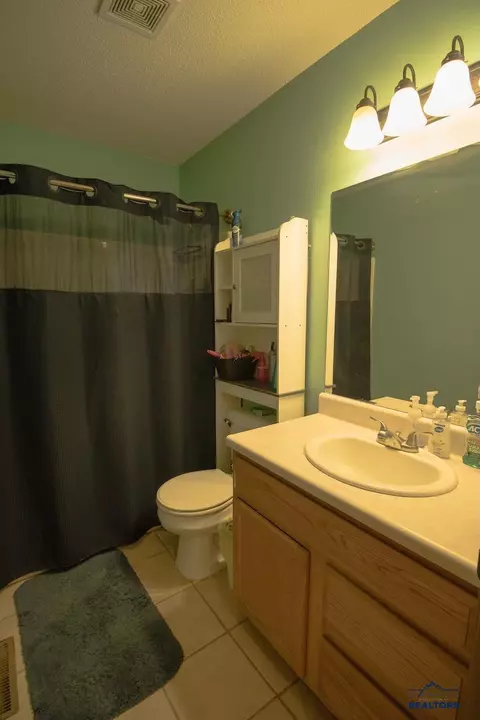 Bath - 6421 Northdale Dr, Black Hawk, SD 57718 photo 1 of 2