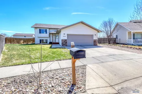 2906 Benjamin, Rapid City, SD 57703
