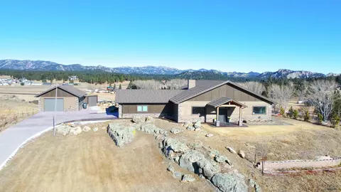 310 Stone Hill Dr, Custer, SD 57730