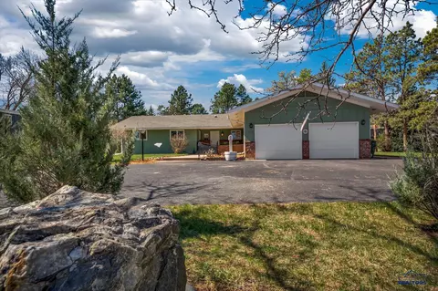 207 Berry Blvd, Rapid City, SD 57702