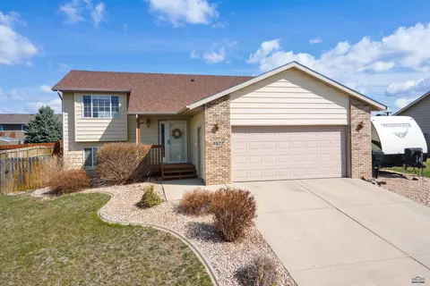 4922 S Pitch Dr, Rapid City, SD 57703