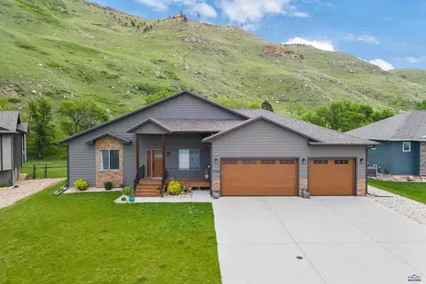 14358 Wolf Creek Ct, Summerset, SD 57769