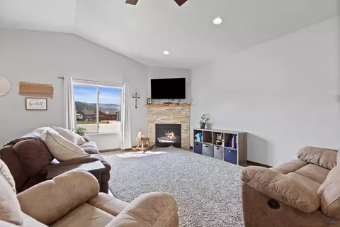 14358 Wolf Creek Ct, Summerset, SD 57769 photo 8