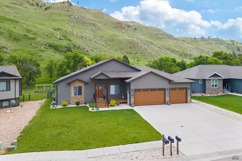 14358 Wolf Creek Ct, Summerset, SD 57769 photo 2