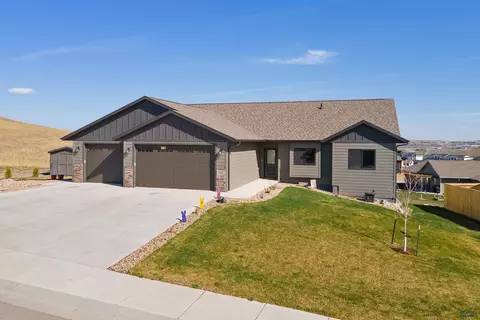 2926 Rombauer Dr, Rapid City, SD 57703