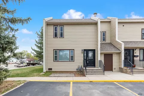 220 44th # 1A, Rapid City, SD 57702