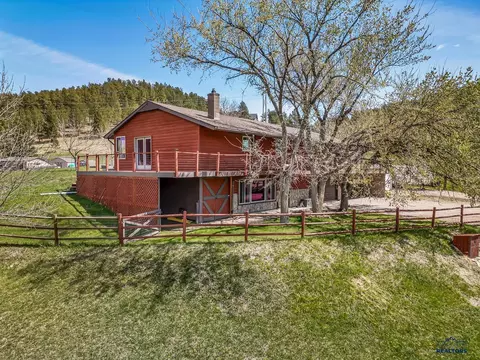 8203 Blucksberg Mountain Rd, Sturgis, SD 57785