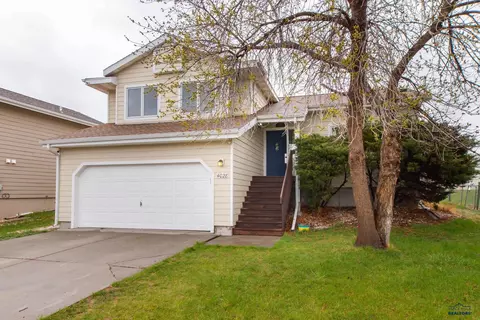 4028 Prairie View Dr, Rapid City, SD 57701