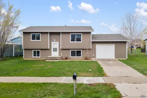 3717 Ivy Ave, Rapid City, SD 57701