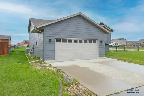 632 Vector Ct, Box Elder, SD 57719 photo 3