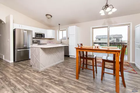 632 Vector Ct, Box Elder, SD 57719 photo 9