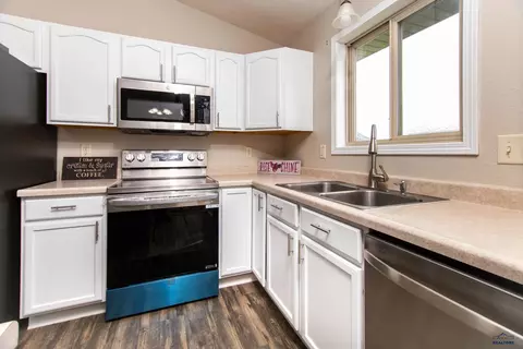 632 Vector Ct, Box Elder, SD 57719 photo 12