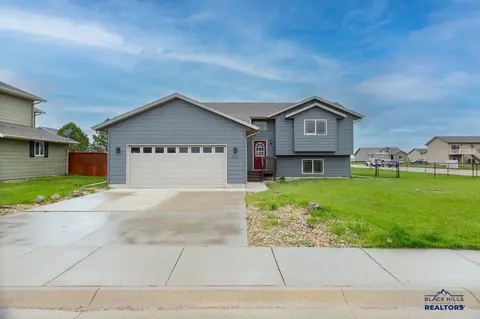 632 Vector Ct, Box Elder, SD 57719 photo 2