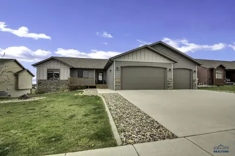 4376 Vinecliff Dr, Rapid City, SD 57701