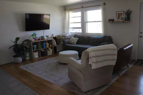 800 Stanley, Belle Fourche, SD 57717 photo 3
